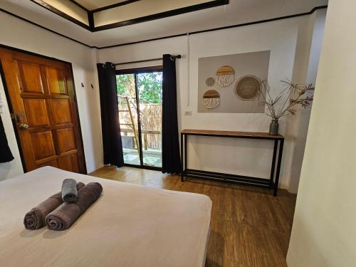 Double Room with Garden View image 2