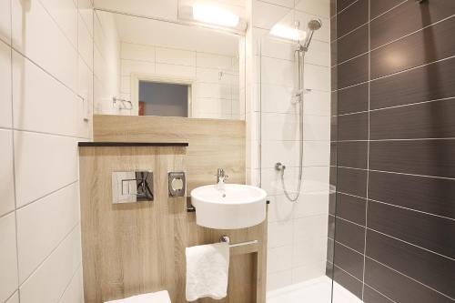 Cairn Hotel & Apartments - image 3
