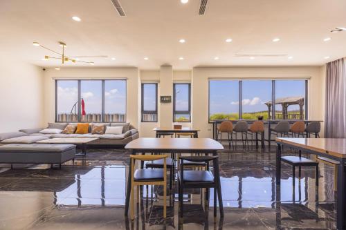 Restaurant, SWING SEA  near Penghu Great Bridge