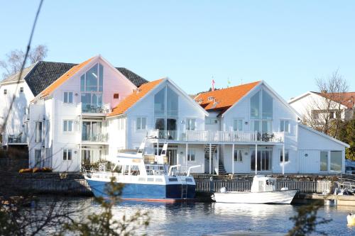 Fjordbris Hotel - Østhusvik