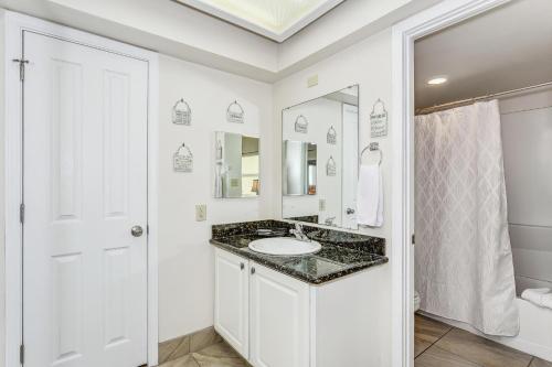 405E Regency Towers - image 14