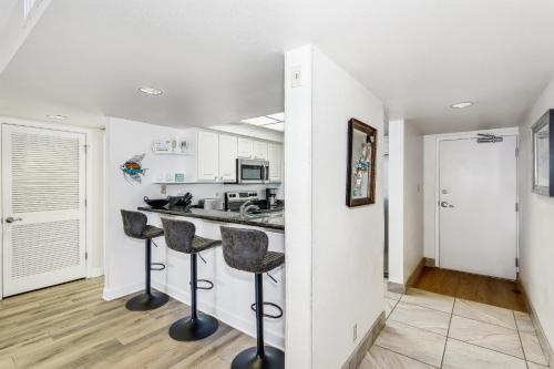 405E Regency Towers - image 8