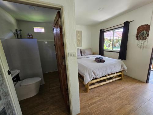 Bungalow with Pool View image 1