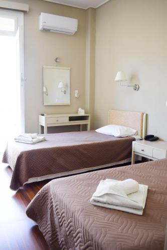 2 twin beds