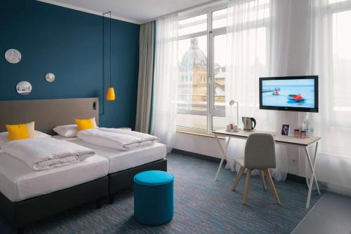 room detail thumbnail 1