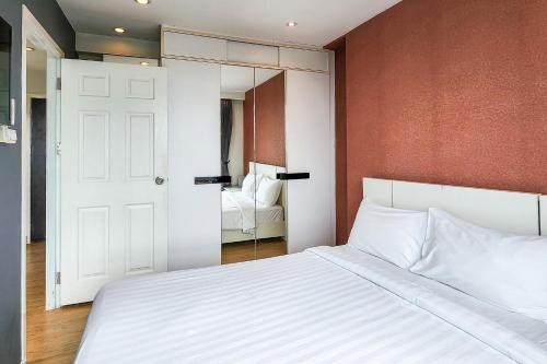 O2 Hotel Maesot Room Type - Deluxe Queen Room