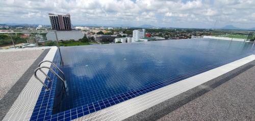 Kolam renang, Kozi Square New SGH Cozy Home 8A in Kuching