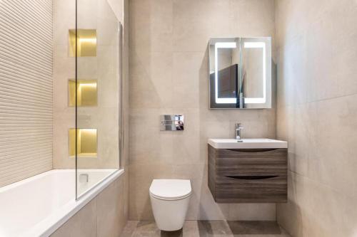 Beautiful 1-Bed Apartment in Golders Green London - image 6