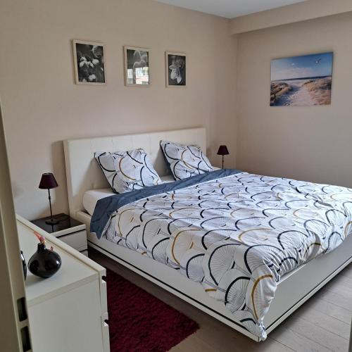  Appartement Residentie Amadeus met garage en lift in Saint-Idesbald