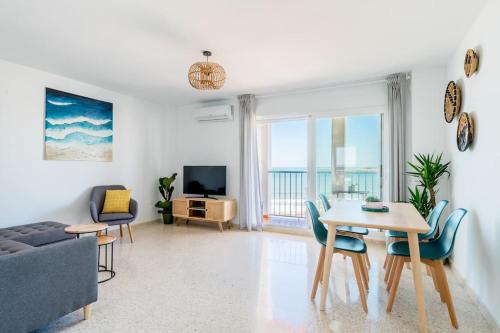 ¡Vistas al mar! Amplio y moderno apartamento de playa