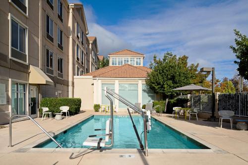 Hilton Garden Inn Folsom - image 12