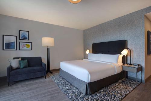 King Studio Suite - Non Smoking room in Homewood Suites By Hilton Montreal Downtown