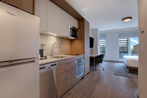 Homewood Suites By Hilton Montreal Downtown - image 2