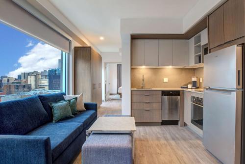 One-Bedroom King Suite with Balcony - Non-Smoking image 1