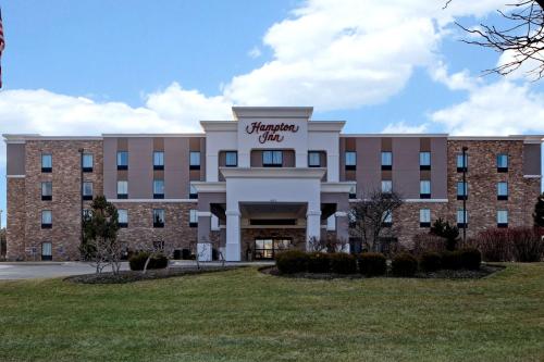 Hampton Inn Dekalb - Near the University