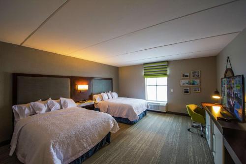 Hampton Inn & Suites/Foxborough/Mansfield - image 11