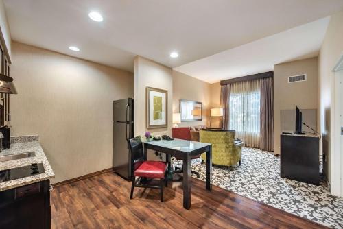 Homewood Suites by Hilton Oxnard/Camarillo