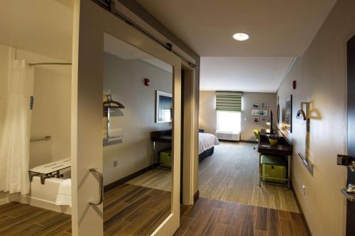 Hampton Inn & Suites/Foxborough/Mansfield