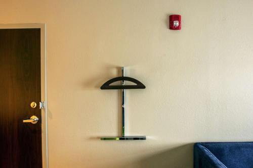 Hampton Inn & Suites/Foxborough/Mansfield - image 6