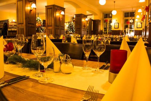 Étterem, Hotel Goldener Falke near Heiliggeistkirche