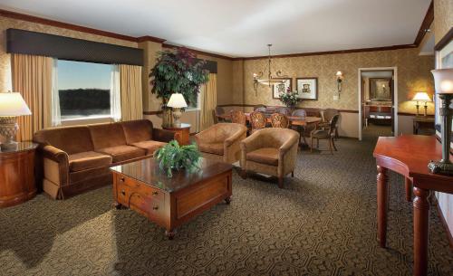 DoubleTree by Hilton Lisle Naperville