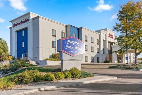 . Hampton Inn & Suites Greeley