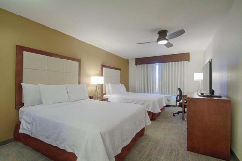 2 bedrooms, 4 beds