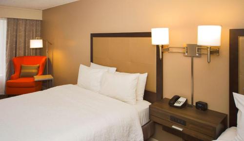 Two Queen Beds with Sitting Area- Non-Smoking