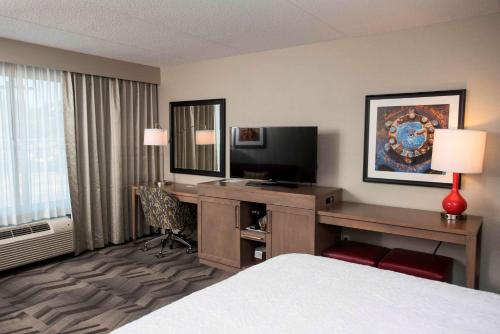 Hampton Inn By Hilton & Suites Thunder Bay, Ontario, Canada