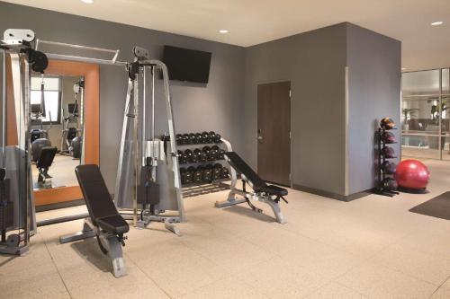 Embassy Suites Pittsburgh-Downtown - image 14