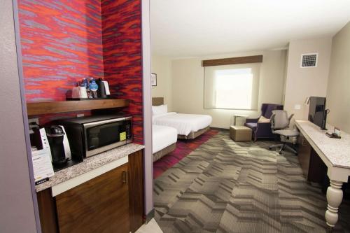 2 queen beds