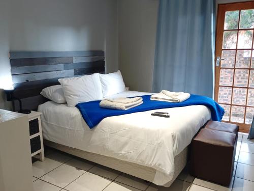 21 On Coetzee Guest House - image 5