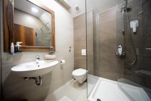 淋浴間, Noce Zagreb in 馬克西米爾