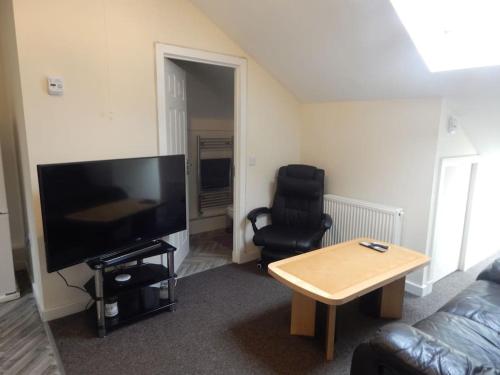 Studio Flat, Close to Perth City Centre in Letham
