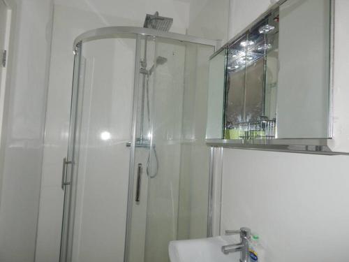 Studio Flat, Close to Perth City Centre in Letham