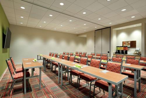 Home2 Suites by Hilton Cleveland Independence - image 9