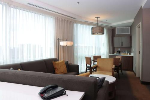 DoubleTree by Hilton Hotel Reading - image 6