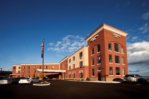 Hampton Inn Marquette-Waterfront - Hotel - Marquette Mountain