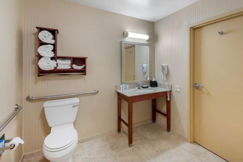 Hampton Inn & Suites Arcata - image 3