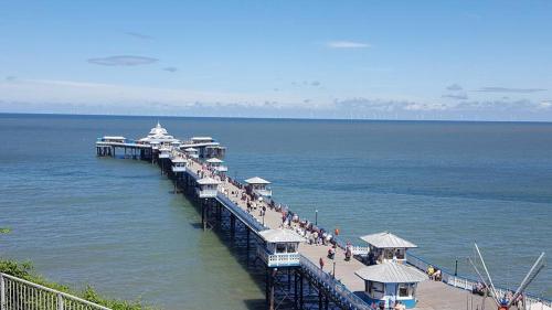 BODLONDEB CASTLE BED & BREAKFAST { CENTRAL LLANDUDNO}