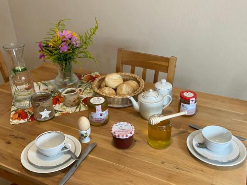 المرافق, Großzügige Wohnung mit Schreibtischarbeitsplatz in Genthin OT Tucheim (Großzugige Wohnung mit Schreibtischarbeitsplatz in Genthin OT Tucheim) in جينثين