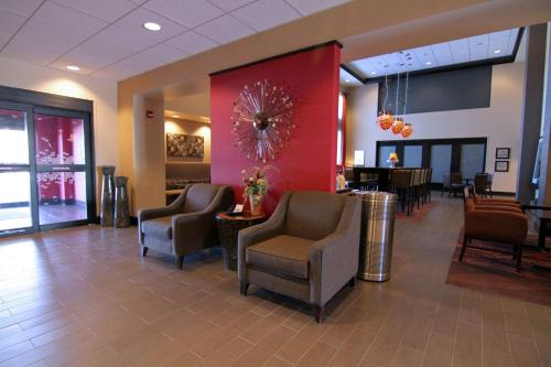 Lobby, Hampton Inn & Suites Grand Forks in Grand Forks (ND)