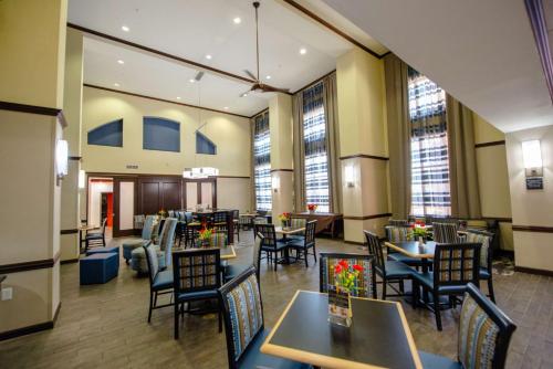 Hampton Inn & Suites Port Arthur - image 7