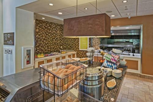 Hilton Garden Inn by Hilton Mount Laurel - image 11