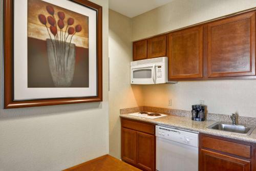 Homewood Suites by Hilton Houston West-Energy Corridor - image 11