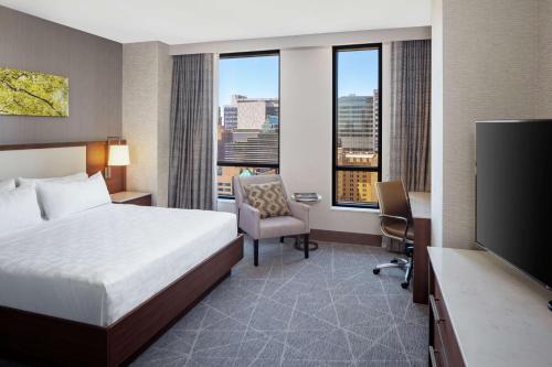 Hilton Rochester Mayo Clinic Area Room Type - King Room - Hearing Access