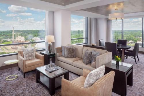 Two-Room Luxury King Suite