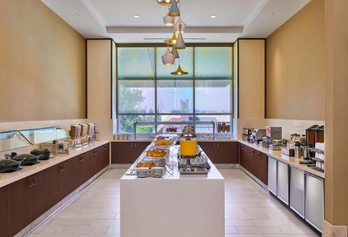 Hilton Los Angeles North/Glendale & Executive Meeting Ctr