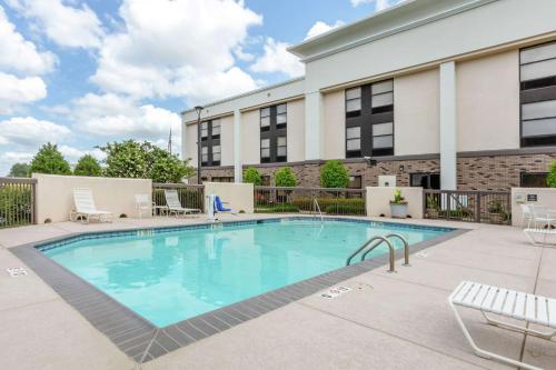 Hampton Inn Brookhaven - image 11