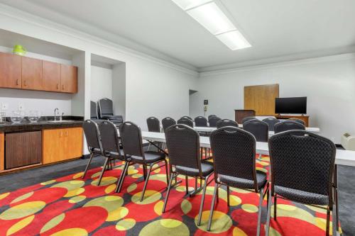 Hampton Inn Brookhaven - image 12